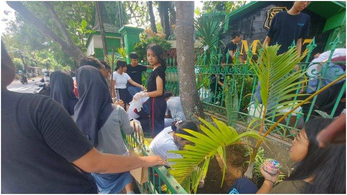 SMOEPHY BEREAKSI MENCINTAI LINGKUNGAN BAGIAN AKSI HASTHALAKU SECARA NYATA DI SMA 7