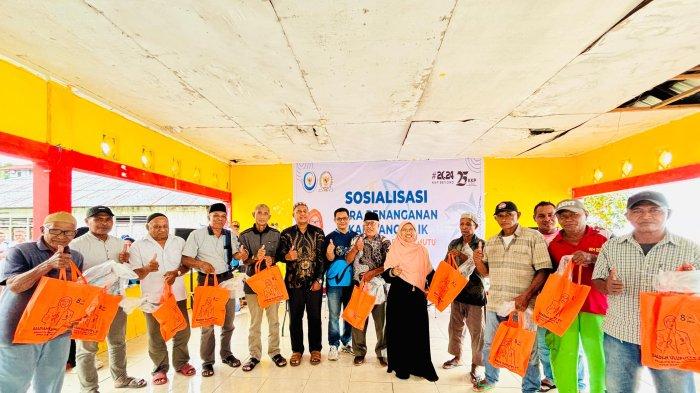 Pembagian ikan sehat bermutu dari jenis, tuna/tatihu dan cakalang sejumlah 823 paket atau 2.469 kg kepada warga Negeri Morella, Kabupaten Maluku Tengah.