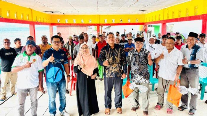 Sosialisasi Cara Penanganan Ikan yang Baik dalam rangka Bulan Mutu BPPMHKP Tahun 2024 di Negeri Morella, Kabupaten Maluku Tengah Provinsi Maluku bersama Anggota Komisi IV DPR RI Ibu Saadiah Uluputty.