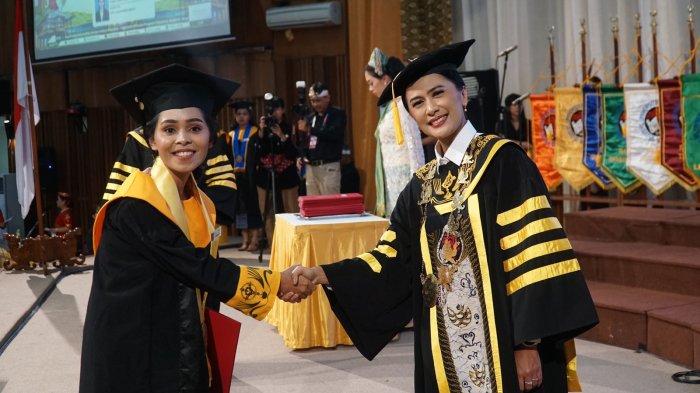 Upacara Wisuda Periode I Tahun 2025 di Balairung Universitas (BU), UKSW, Kamis (23/01/2025).