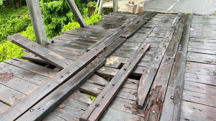 Kondisi Jembatan Wai Ela Negeri Mamala yang semakin parah, Jumat 12 April 2024.