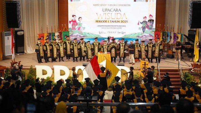 Upacara Wisuda Periode I Tahun 2025 di Balairung Universitas (BU), UKSW, Kamis (23/01/2025).