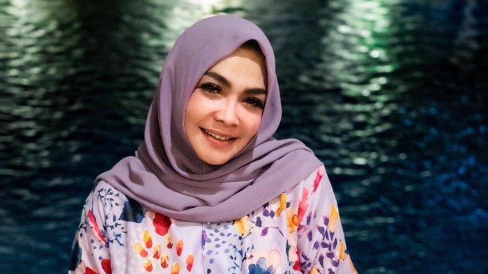 Ibunda Nagita Slavina, Rieta Amilia ternyata sudah mengajukan gugatan cerai terhadap suaminya, Basuki Widjaja.