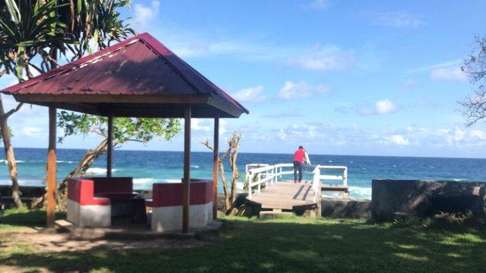 WISATA MALUKU: Pantai Namalatu, salah satu pantai yang terletak di Desa Latuhalat, Kecamatan Nusaniwe, Kota Ambon.