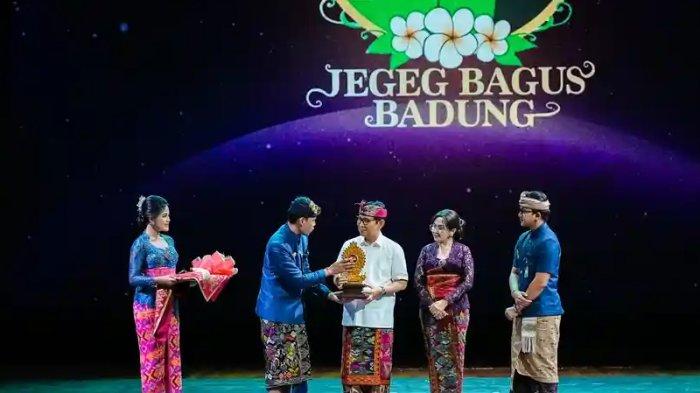 Dorong Inovasi, Bupati Adi Arnawa Nobatkan Duta Pariwisata Jegeg Bagus Badung 2026