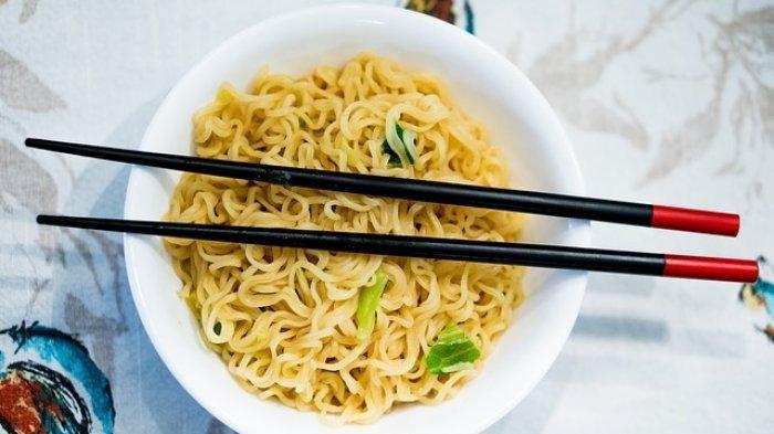  ILUSTRASI Mie - Arti Mimpi Memasak Hingga Menjual Mie, Pertanda Tentang Perjalanan Hidup