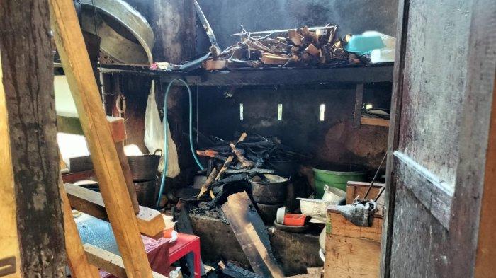 Dapur milik I Wayan Artawan pasca mengalami kebakaran. Selasa (3/10/2023)