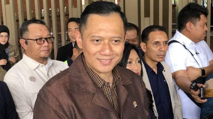 Menteri Koordinator Bidang Infrastruktur dan Pembangunan Wilayah, Agus Harimurti Yudhoyono saat meninjau Bandara Internasional I Gusti Ngurah Rai.
