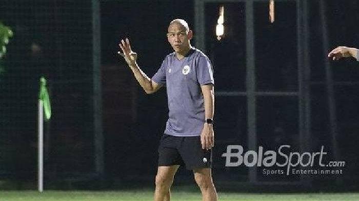Asisten Pelatih Timnas Indonesia Nova Arianto