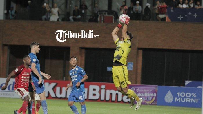 Laga Championship Series BRI Liga 1 antara Bali United kontra Persib Bandung yang berakhir imbang 1-1 pada 14 Mei 2024.