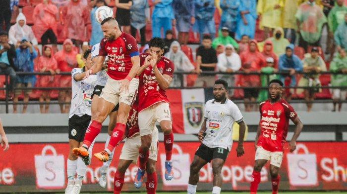 Bali United mendapat hasil mengecewakan di laga perdana Liga 1 2023/2024 dikandaskan PSS Sleman dengan skor tipis 0-1 di Stadion Kapten I Wayan Dipta Gianyar, Bali, pada Sabtu 1 Juli 2023.