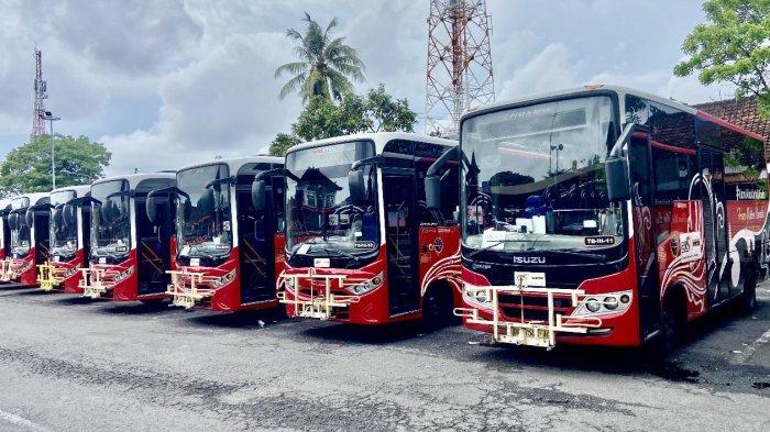 Bus Trans Metro Dewata Terminal Ubung, Denpasar, Rabu 1 Januari 2024 - Pengguna Bus Trans Metro Ramai Datangi Terminal Ubung Bali, Tak Tahu Bus Sudah Tidak Beroperasi