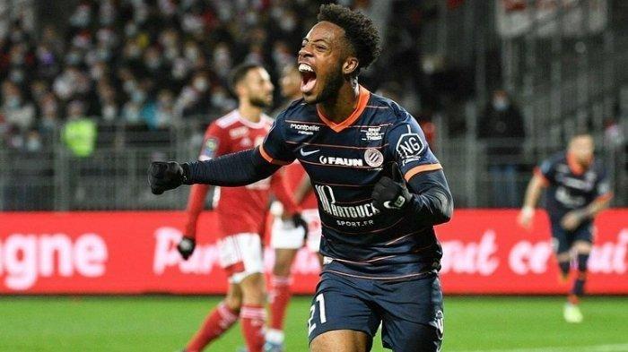 Pemain Montpellier HSC, Elye Wahi - Wonderkid Prancis ini akan diseriusi AC Milan untuk bursa transfer musim panas nanti sebagai calon suksesor Olivier Giroud.