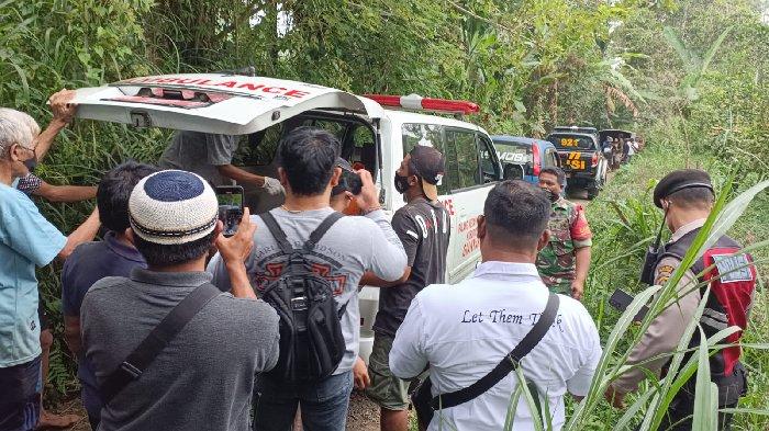Evakuasi Dadong Padit warga Taro Tegalalang Gianyar Bali, pada Rabu 29 Mei 2024.