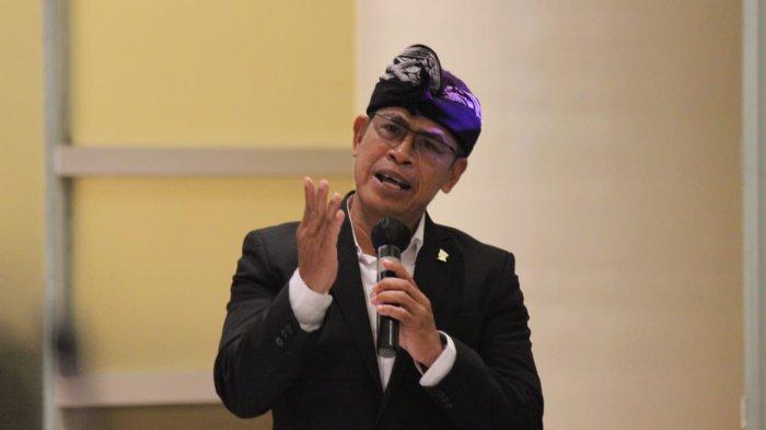 Ketua PHDI Bali Nyoman Kenak - Ketua Pengurus PHDI Provinsi Bali I Nyoman Kenak menyambut baik terkait keberpihakan Presiden terhadap ormas agar memiliki usaha.