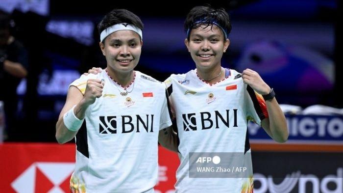 Apriyani/Siti Fadia Merayakan Kemenangan Melawan Jongkolphan Kititharakul dan Rawinda Prajongjai Saat Perempat Final Thomas and Uber Cup 2024