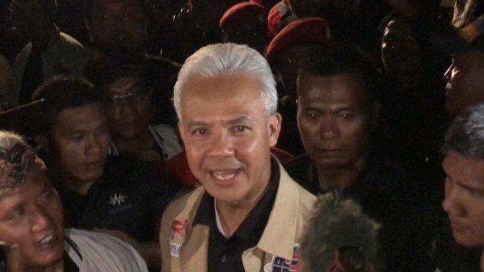 Ganjar Pranowo usai menghadiri Pesta Rakyat Ganjar-Mahfud Bali. Ungkap soal getaran batin.  - Ganjar Pranowo di Pesta Rakyat Ganjar-Mahfud Renon: Bali Selalu Mencatat Kemenangan Mutlak