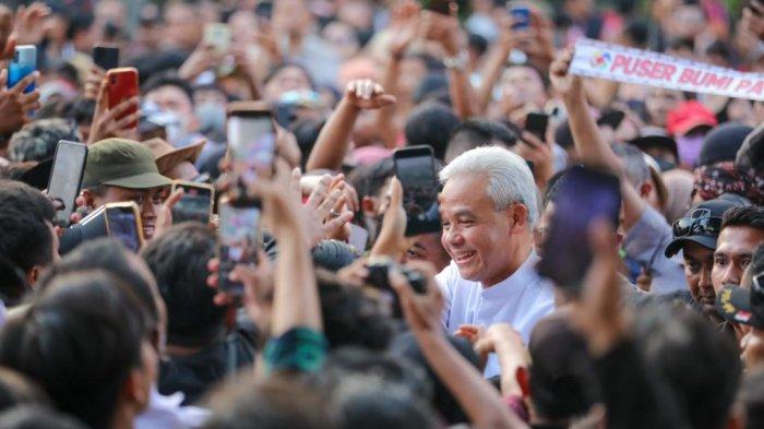 Ganjar Pranowo Diserbu Lautan Manusia saat Perpisahan
