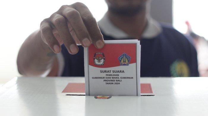 Pemungutan suara dimulai pukul 07.30 WITA di Tempat Pemungutan Suara (TPS) khusus yang didirikan di dalam Lapas. 