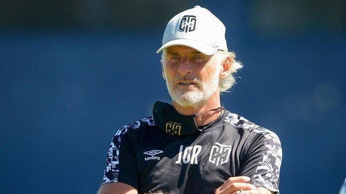 Jan Olde Riekerink pelatih Dewa United
