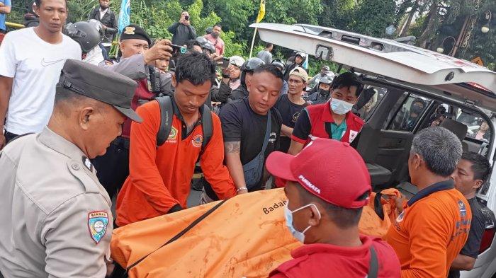evakuasi jenazah - UPDATE: Jasad Korban Jatuh di Tukad Cangkir Gianyar Dievakuasi ke RSUD Bangli