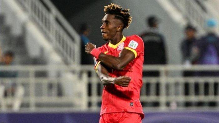 Joel Kojo, striker Kirgistan, yang mencetak gol ke gawang Oman sehingga menyamakan skor 1-1, Kirgistan meloloskan Timnas Indonesia ke babak 16 besar Piala Asia 2023.