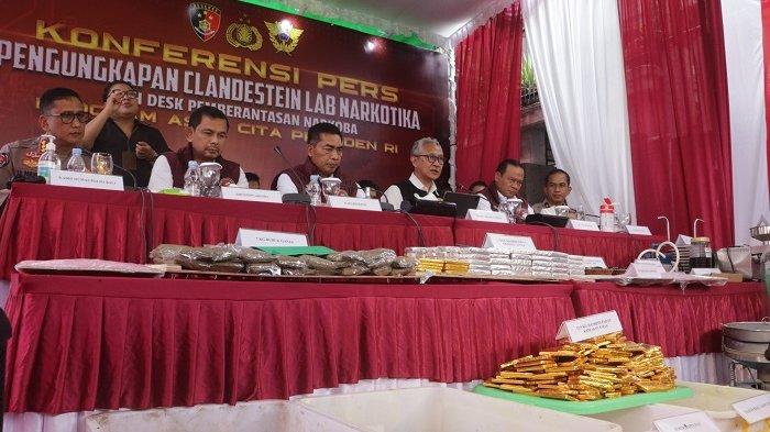 Kabareskrim Polri memimpin konferensi pers Pengungkapan Clandestine Lab Narkotika di Bali, Selasa 19 November 2024.