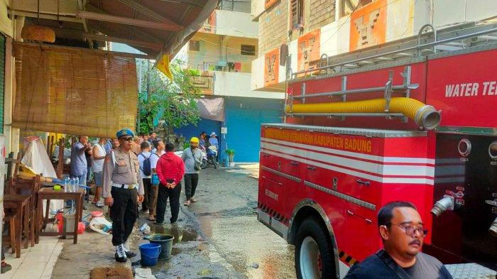 Kebakaran ruko di di Jalan Raya Kuta Gang Selamat Nomor 6 Kuta, Badung, pada Selasa 18 Juni 2024 sekitar pukul 11.00 WITA - Kebakaran Ruko di Kuta Badung Diduga Akibat Korsleting Listrik, Dipadamkan oleh 4 Unit Damkar