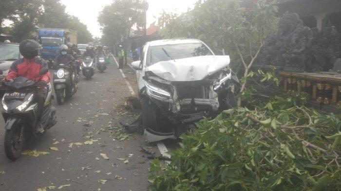 Tragedi kecelakaan ini terjadi di Jalan Raya Denpasar - Gilimanuk, tepatnya di Wilayah Banjar Titian, Kelurahan Kapal, Kecamatan Mengwi, Badung, pada Selasa 9 April 2024.