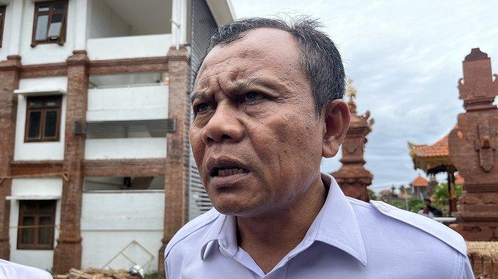 Kepala Dinas Pemadam Kebakaran Badung, I Wayan Wirya mengungkap dugaan sementara penyebab kebakaran GOR Purna Krida lantaran korsleting listrik yang terjadi pada Rabu 24 Januari 2024