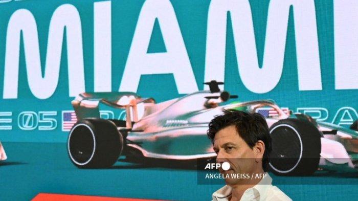 Kepala tim Mercedes Toto Wolff berpartisipasi dalam konferensi pers usai sesi latihan pertama Grand Prix Formula Satu Miami 2023 di Miami International Autodrome di Miami Gardens, Florida, pada 5 Mei 2023.