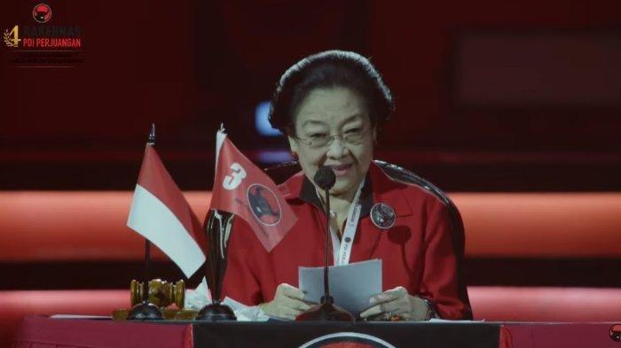 Ketua Umum PDIP Megawati Soekarnoputri berpidato pada pembukaan Rapat Kerja Nasional (Rakernas) IV PDIP di JiExpo Kemayoran, Jakarta, Jumat (29/9/2023)