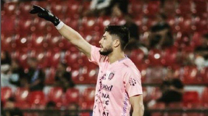  Penjaga gawang Bali United, Adilson Maringa menjadi salah satu faktor penentu kemenangan Serdadu Tridatu (julukan Bali United) atas Persis Solo di Stadion Kapten I Wayan Dipta, Gianyar pada Minggu (27/10) malam.