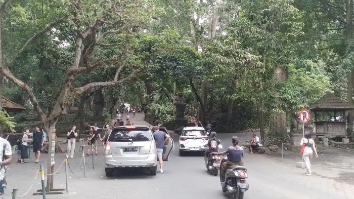 Kondisi lalu lintas di kawasan Pariwisata Ubud, Gianyar, Bali, Kamis 17 Agustus 2023