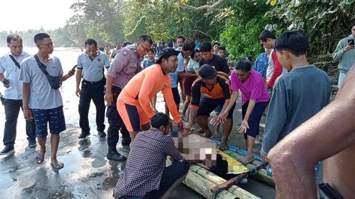 Evakuasi Jenazah - Korban Terseret Arus di Pantai Pekutatan Jembrana Ditemukan Meninggal, Tubuh Terapung-apung