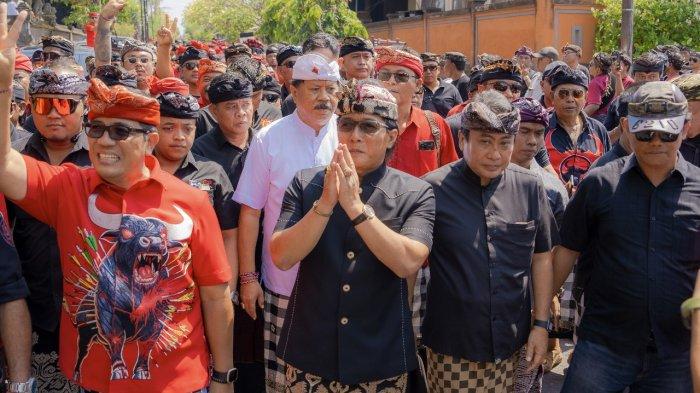 Kampanye koster-Giri dan Sanjaya-Dirga di Desa Kaba Kaba, Kecamatan Kediri, Sabtu, 12 Oktober 2024 - Koster-Giri dan Sanjaya-Dirga Menang di Tabanan, RS Baru Akan Dibangun