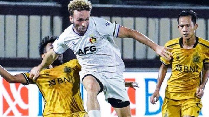 Caretaker Bhayangkara FC, Emral Abus, tak ingin ambil pusing soal isu dugaan match fixing dalam kemanangan 7-0 Bhayangkara FC atas Persik Kediri, baginya itu persoalan non teknis dan bukan menjadi ranah tim kepelatihan.