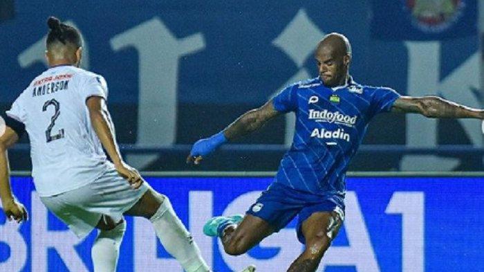 Laga Persib Bandung vs Persik Kediri berkesudahan 0-2 di Liga 1 2023/2024 pekan 22 di Stadion GBLA, Bandung, Minggu, 10 Desember 2023.