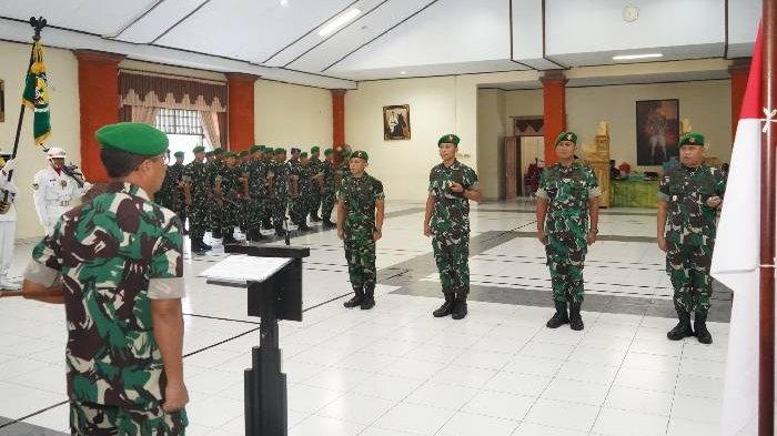 Letkol Inf Eka Wira Darmawan saat menjalani Sertijab - Selebgram TNI 'King of Sparko' Dimutasi, Perpisahan Mengharukan, Ini Pesan Danrem