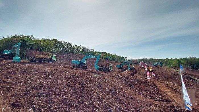 Lokasi pelaksanaan ground breaking Jalan Tol Mengwi-Gilimanuk di Banjar Pasar, Desa/Kecamatan Pekutatan, Jembrana, Sabtu 10 September 2022.