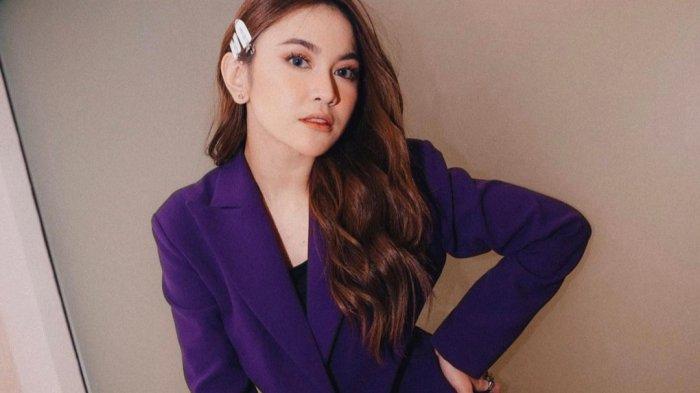 Profil Mahalini,  Penyanyi cantik asal Bali yang gelar penikahan dengan Rizky Febian pada 5 Mei 2024 di Bali.