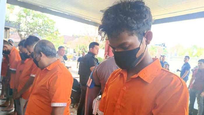 Mayanto Joha Bengo alias Yanto (20), yang memiliki hubungan kekerabatan dengan korban, ditetapkan sebagai tersangka utama dalam insiden pengeroyokan di Gianyar Bali.