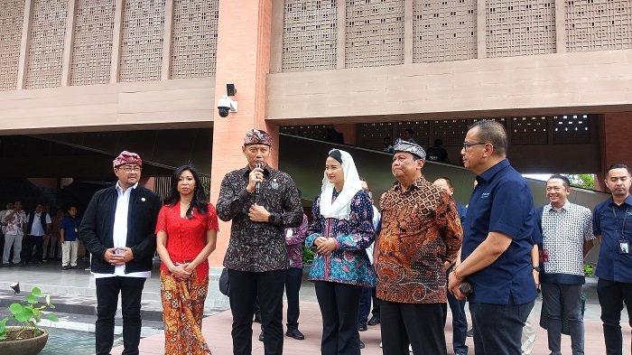 Menko Infra AHY saat meresmikan JPO Bandara Ngurah Rai, Kamis 23 Januari 2025.