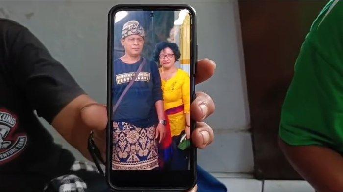 Ni Made Sutarini semasa hidup, saat berfoto dengan sepupunya yang juga telah meninggal dunia. ist
