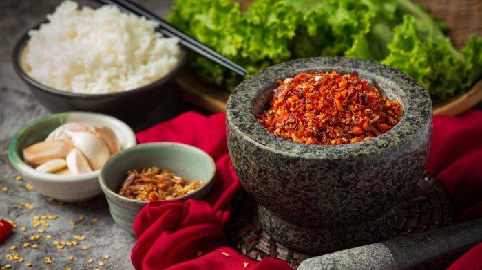 Ilustrasi - PEDAS! Resep Sambal Ikan Asin, Hidangan Favorite Keluarga