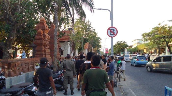 Parkir di Trotoar Sepanjang Jalan Pantai Kuta Bali, 20 Sepeda Motor Digembosi dan 1 Mobil Diderek