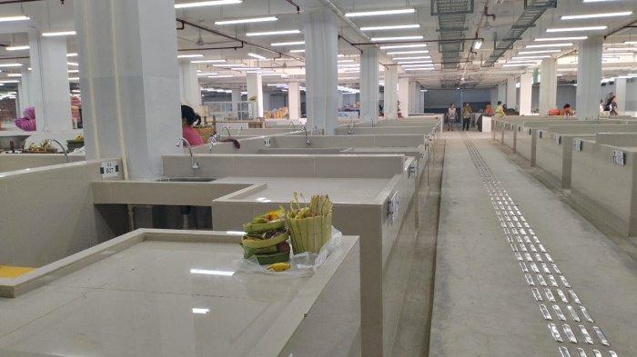 Suasana terkini aktivitas di Pasar Umum Negara, Jembrana yang baru saja direvitalisasi, Selasa 17 September 2024 - Pedagang yang Sudah Pindah ke Pasar Umum Negara Baru 70 Persen, Pekerja Proyek Masih Bekerja
