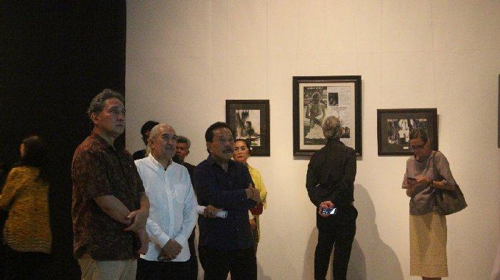 Pelaksanaan pameran karya maestro seni lukis Bali I Gusti Nyoman Lempad.