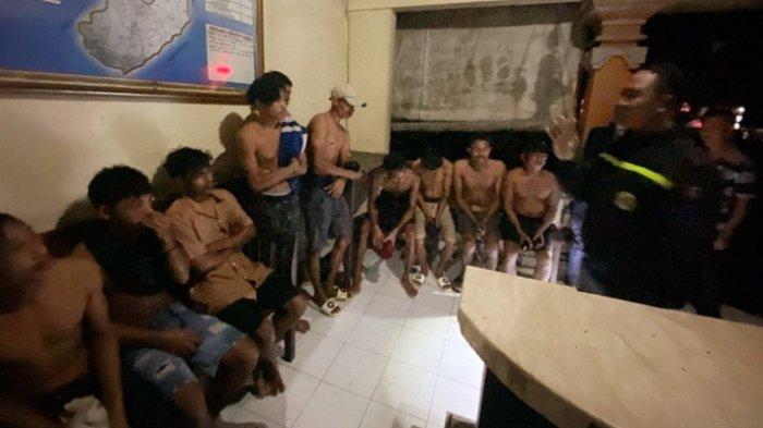 PERKELAHIAN - Pelaku perkelahian diamankan di Mapolsek Sukawati, Gianyar, Bali, Kamis 21 Maret 2025 malam.