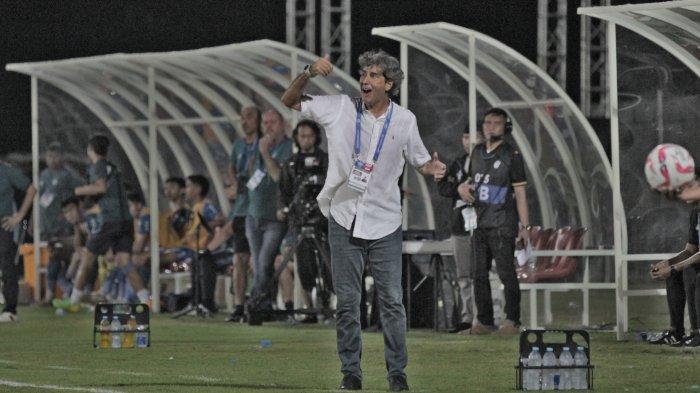 Pelatih Bali United, Stefano Cugurra Teco saat laga Bali United vs Persib Bandung, 14 Mei 2024.